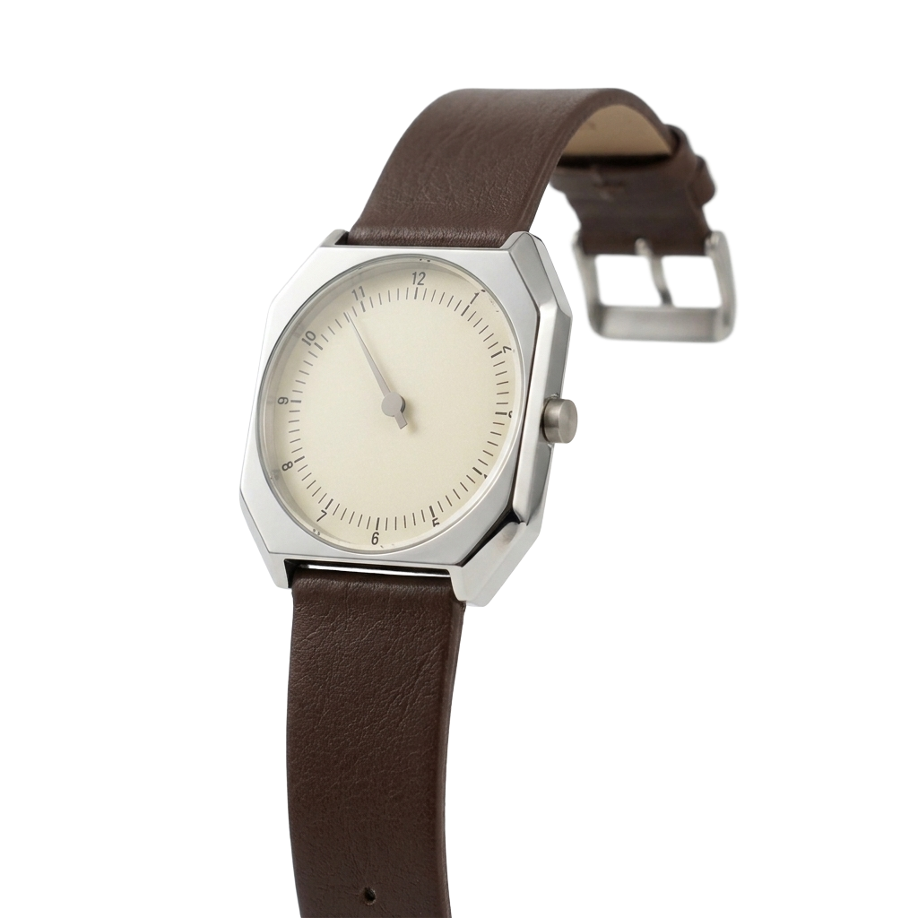 Relógio Rettrato 38mm Creme Fabbricantti com caixa prateada e pulseira marrom, visto em três quartos sobre fundo branco.