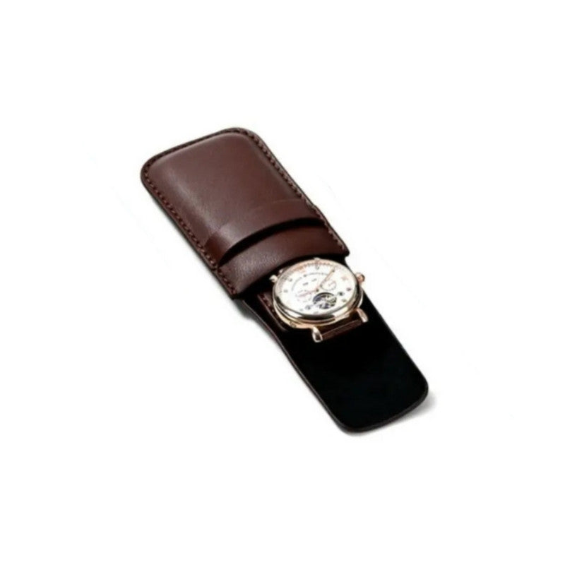 Capa para relógio em couro legítimo marrom da Fabbricantti, acessório de luxo indicado para relógios clássicos masculinos e peças exclusivas de relojoaria estilo Old Money.