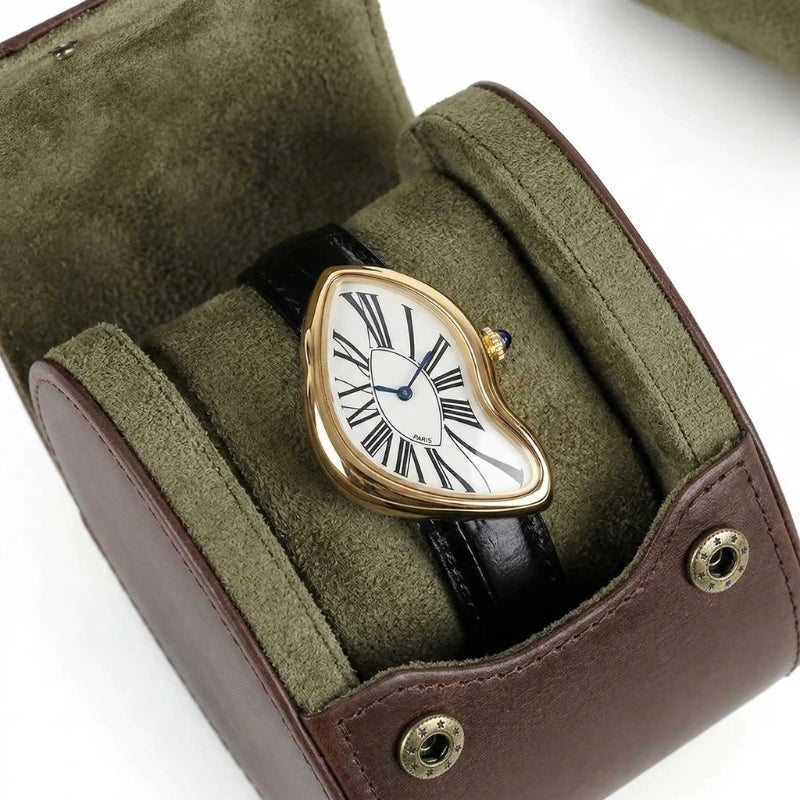 Relógio Fabbricantti Cartti dourado caixa curva icônica mostrador romano pulseira couro preto dentro estojo viagem marrom Quiet Luxury presente luxo