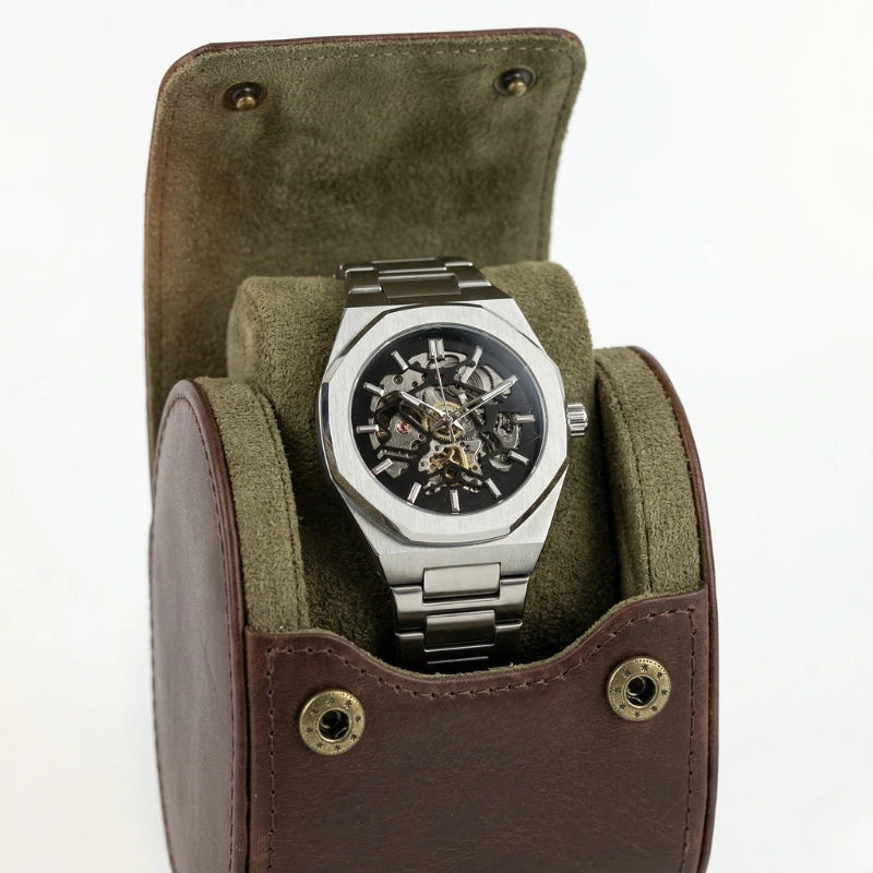 Relógio masculino Fabbricantti Octtagono aço caixa octogonal mostrador esqueleto pulseira aço porta-relógio viagem couro marrom aberto frontal Quiet Luxury